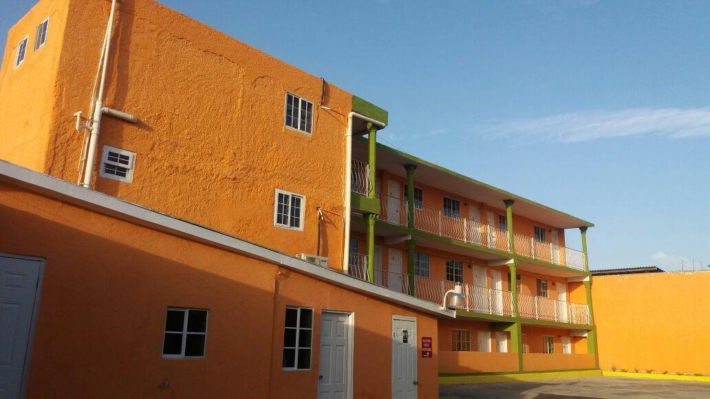 Tropical Manor Inn Half-Way-Tree Kingston Exterior foto